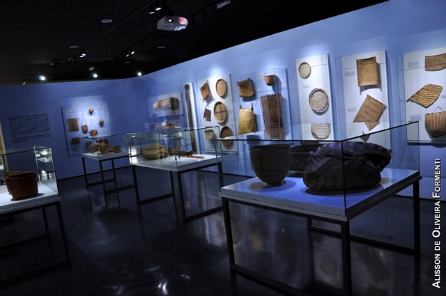 Módulo da exposição de longa duração sobre a representação tecida e cesteira
